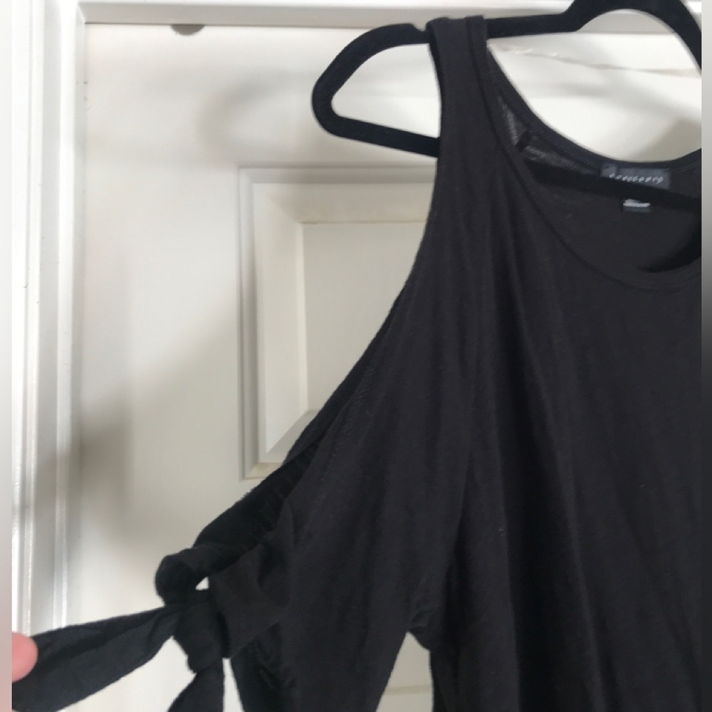 Women's Black Cold Shoulder Top by Sanctuary size-L - Picture 3 of 10